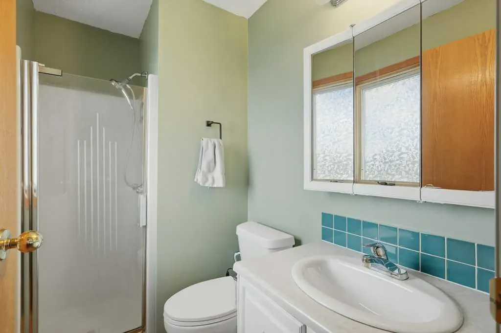 28 Larne Place Penhold AB T0M 1R0