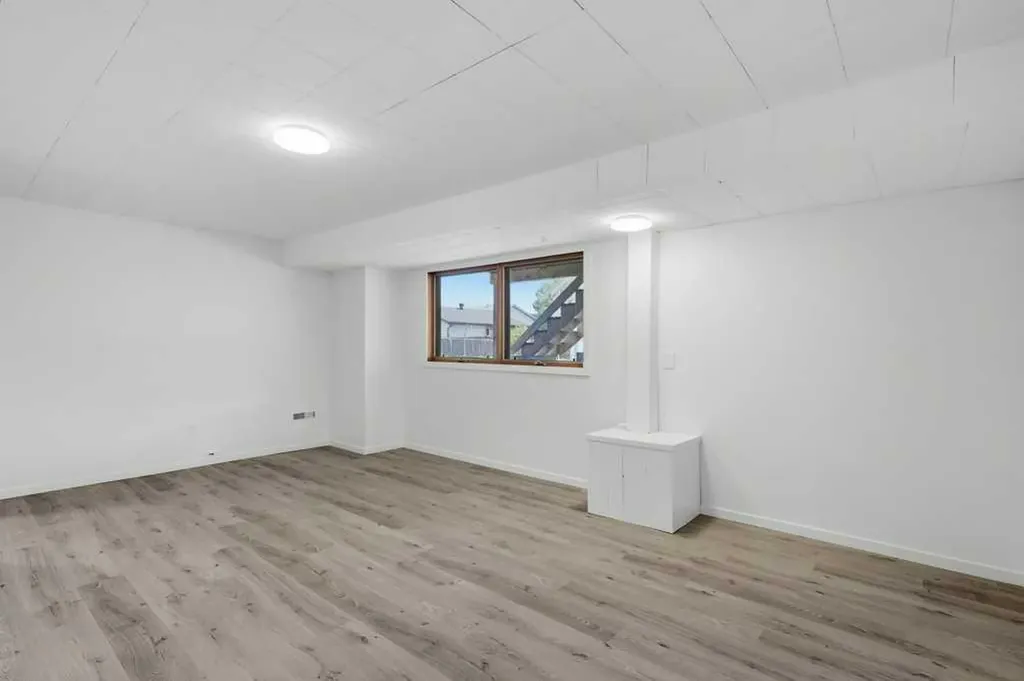 28 Larne Place Penhold AB T0M 1R0