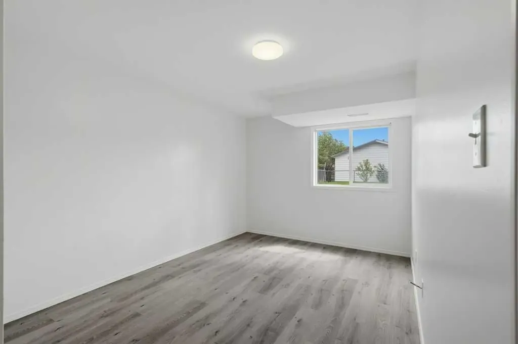 28 Larne Place Penhold AB T0M 1R0