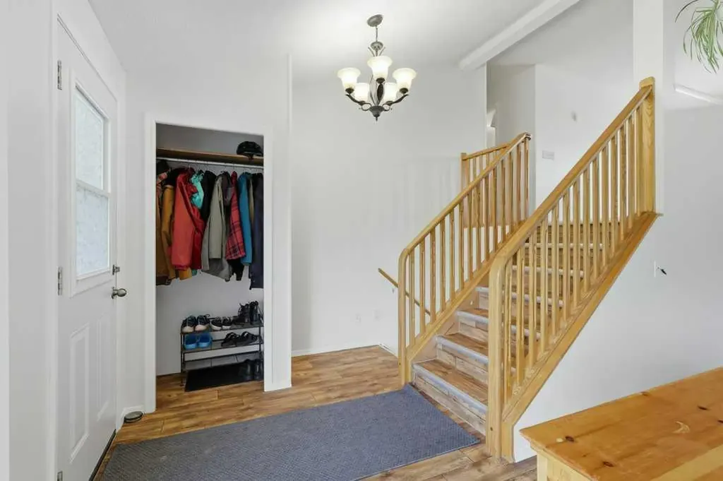28 Larne Place Penhold AB T0M 1R0