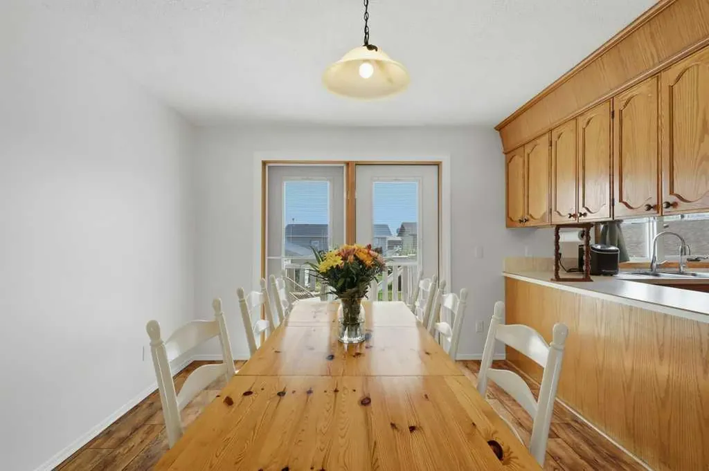 28 Larne Place Penhold AB T0M 1R0