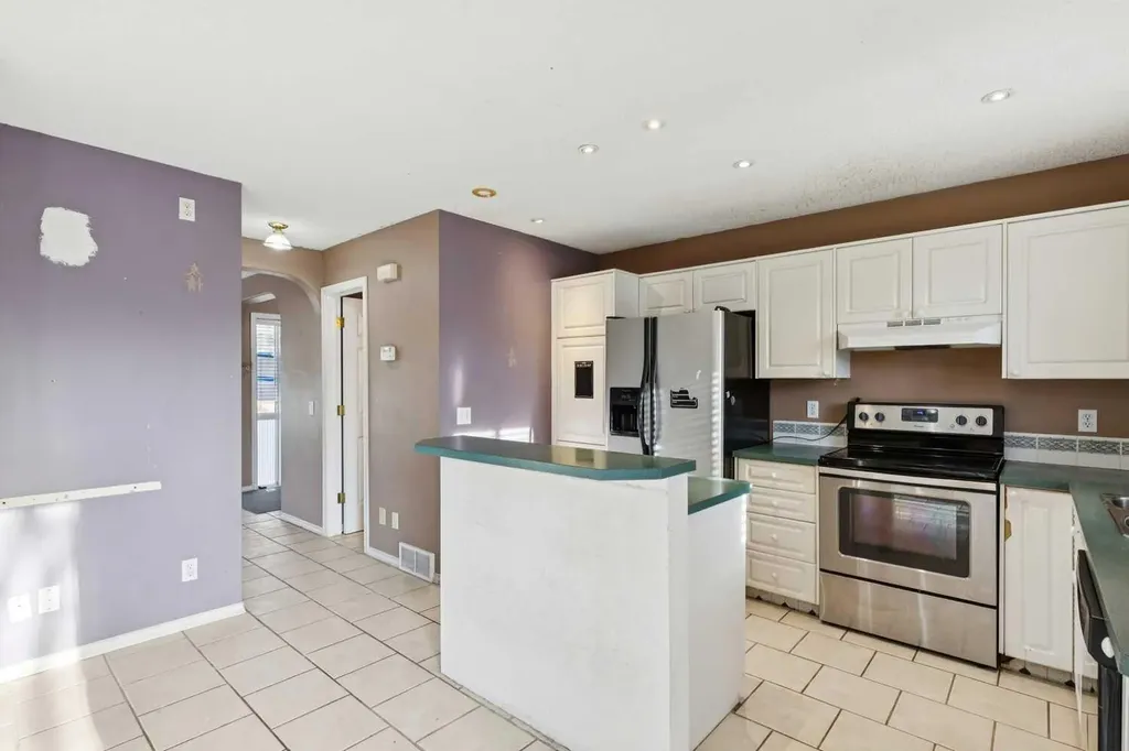 47 Covewood Park NE Calgary AB T3K 4T2
