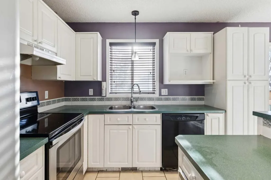 47 Covewood Park NE Calgary AB T3K 4T2