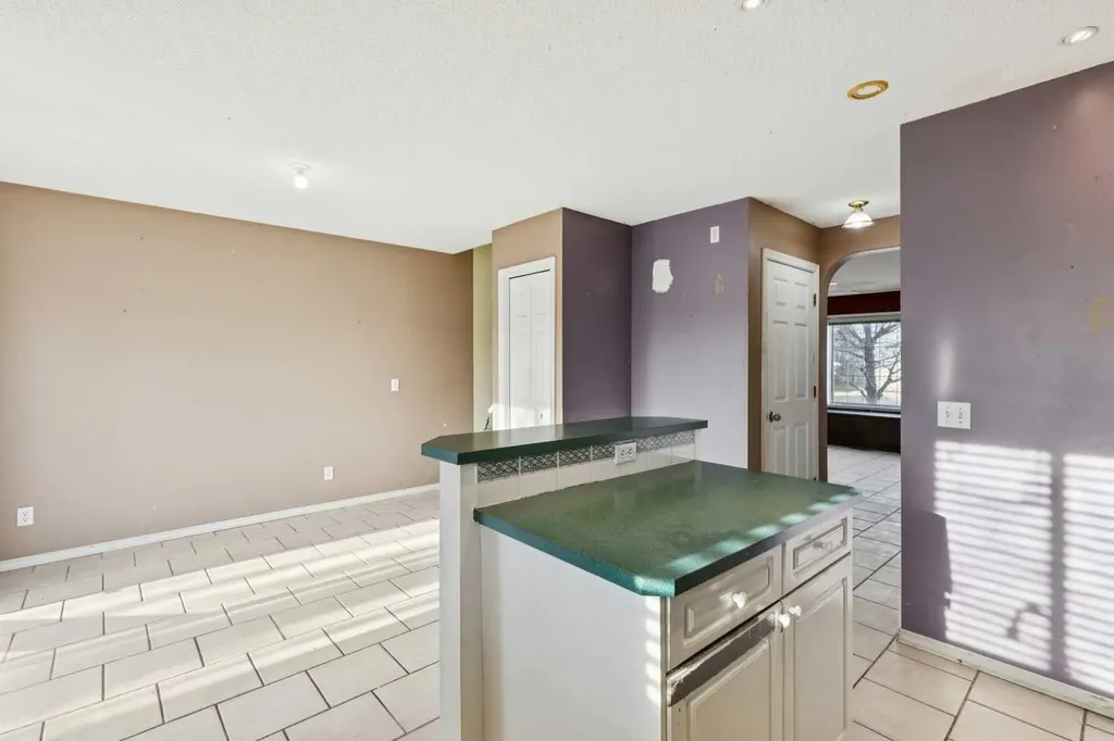 47 Covewood Park NE Calgary AB T3K 4T2