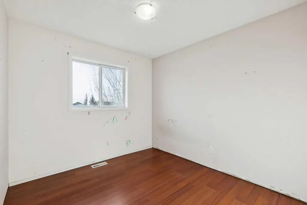 47 Covewood Park NE Calgary AB T3K 4T2