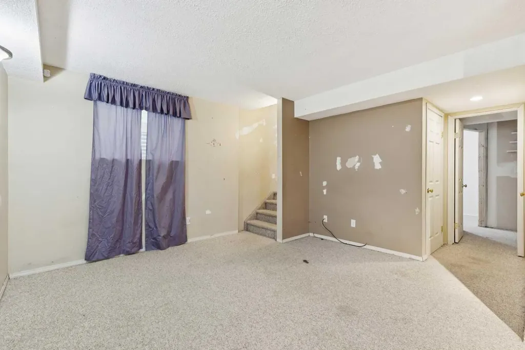 47 Covewood Park NE Calgary AB T3K 4T2