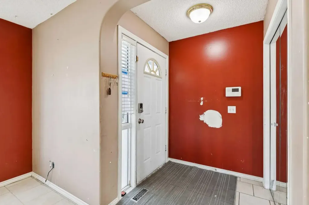 47 Covewood Park NE Calgary AB T3K 4T2