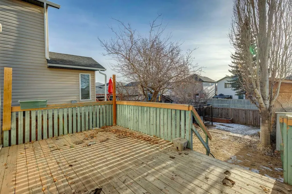47 Covewood Park NE Calgary AB T3K 4T2