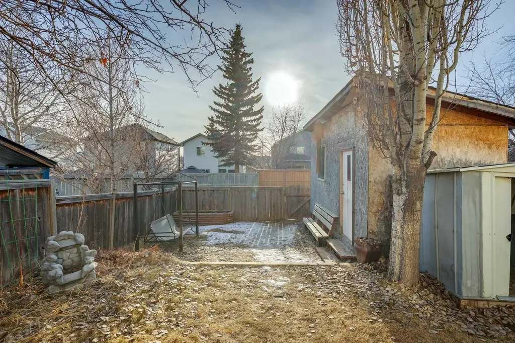 47 Covewood Park NE Calgary AB T3K 4T2