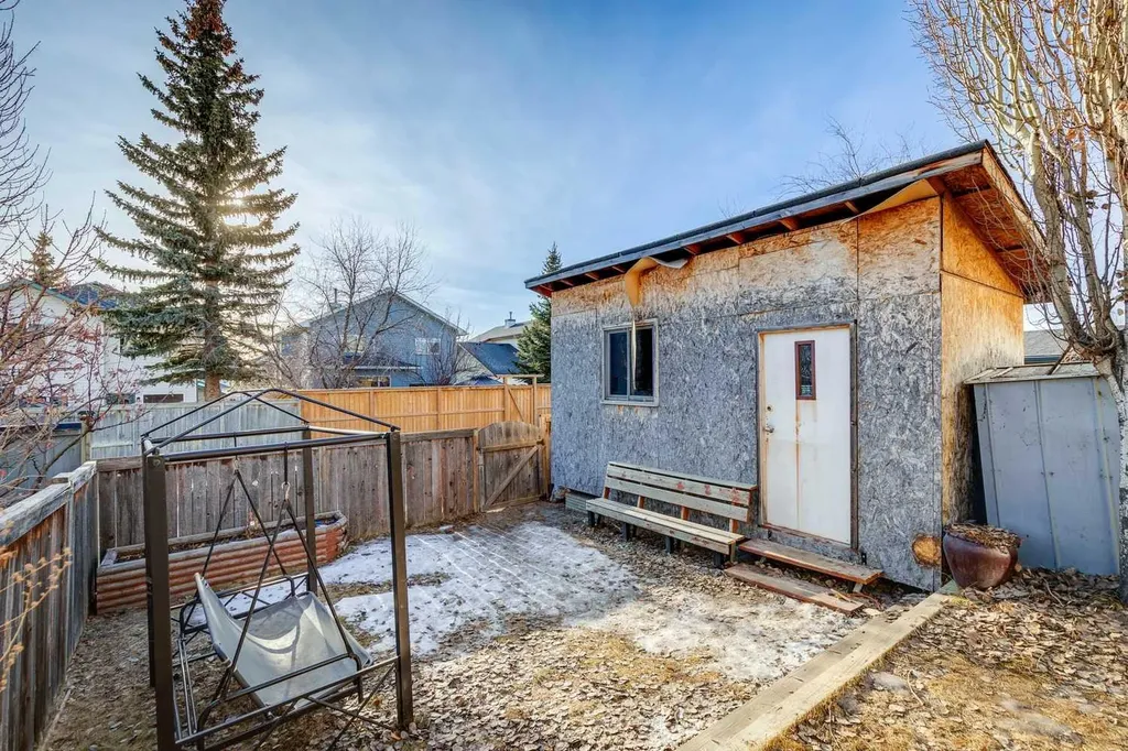 47 Covewood Park NE Calgary AB T3K 4T2