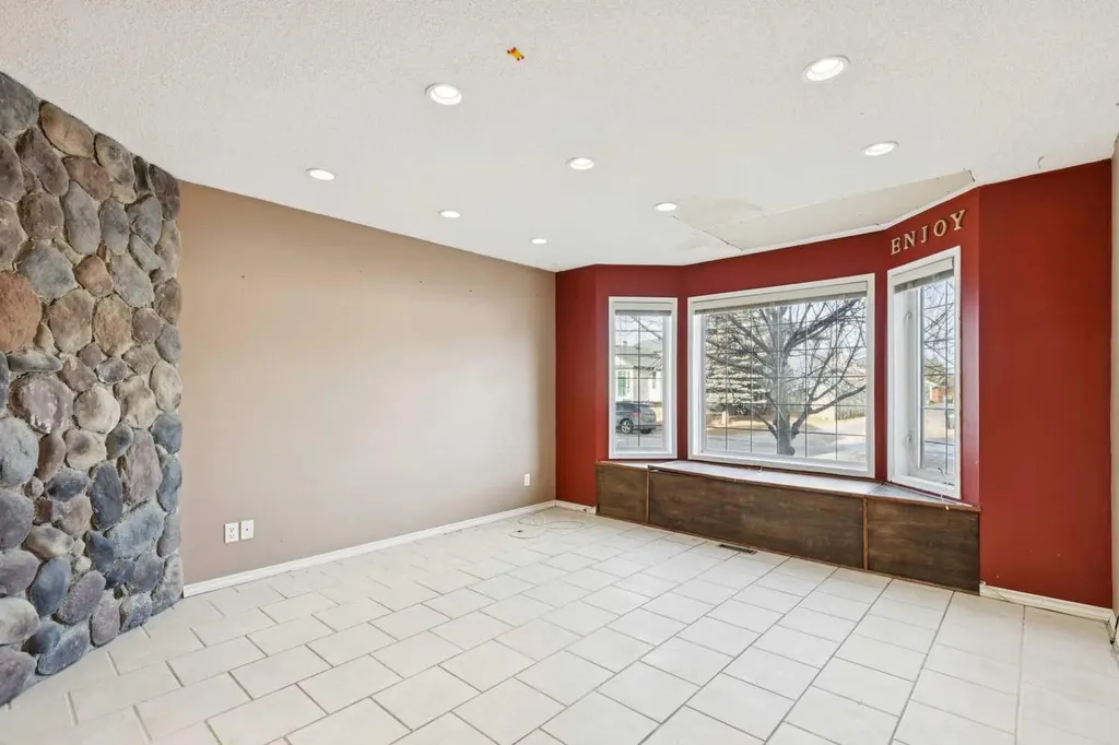 47 Covewood Park NE Calgary AB T3K 4T2