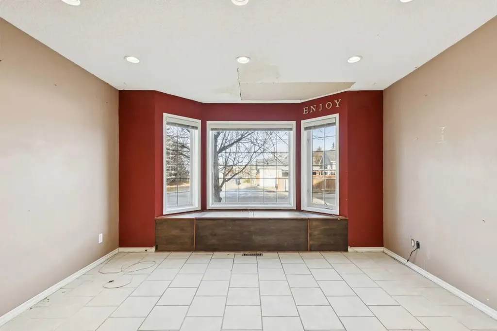 47 Covewood Park NE Calgary AB T3K 4T2