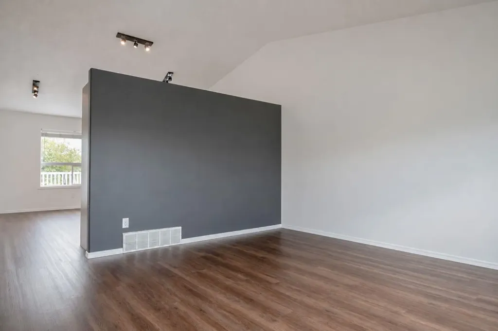 9230 129 Avenue Grande Prairie AB T8X 1R5