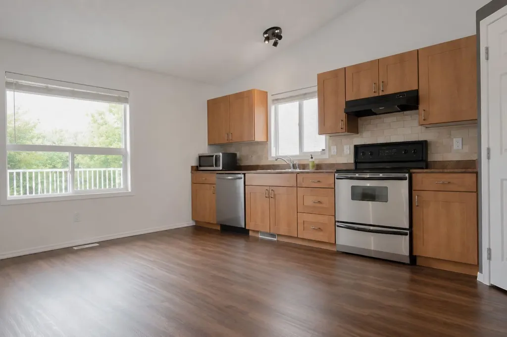 9230 129 Avenue Grande Prairie AB T8X 1R5