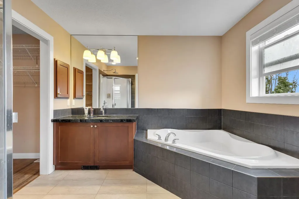 88 Evansdale Landing NW Calgary AB T3P 0C8