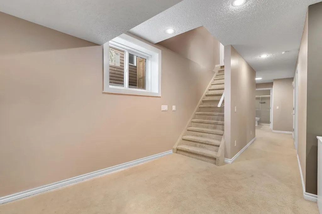 88 Evansdale Landing NW Calgary AB T3P 0C8