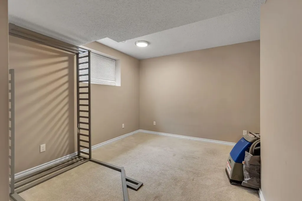 88 Evansdale Landing NW Calgary AB T3P 0C8