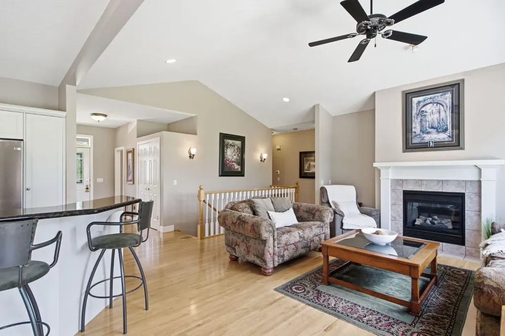 25 Ravine Drive Heritage Pointe AB T1S 4H3