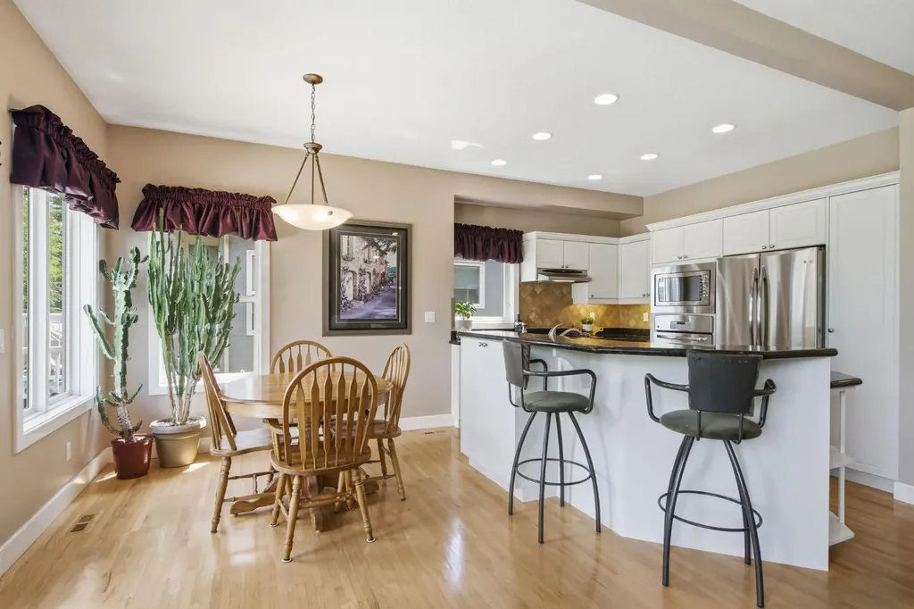 25 Ravine Drive Heritage Pointe AB T1S 4H3