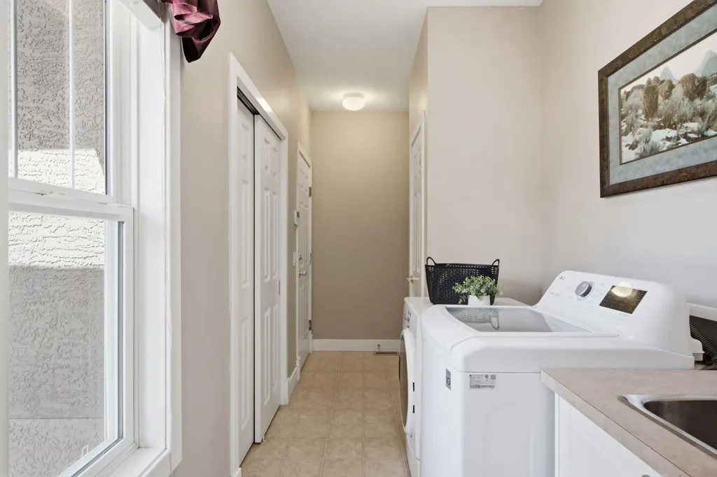 25 Ravine Drive Heritage Pointe AB T1S 4H3