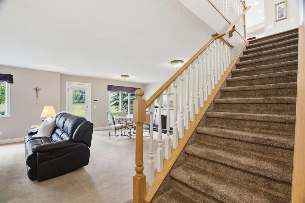 25 Ravine Drive Heritage Pointe AB T1S 4H3