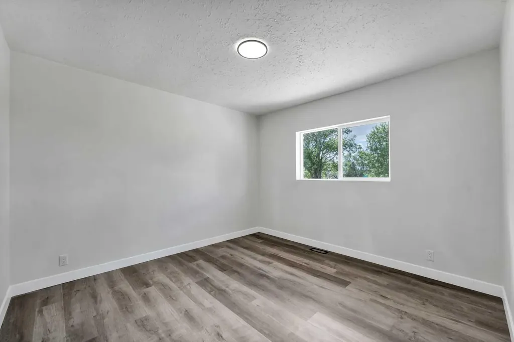 1005 Bullivant Crescent SW Medicine Hat AB T1A 5G7