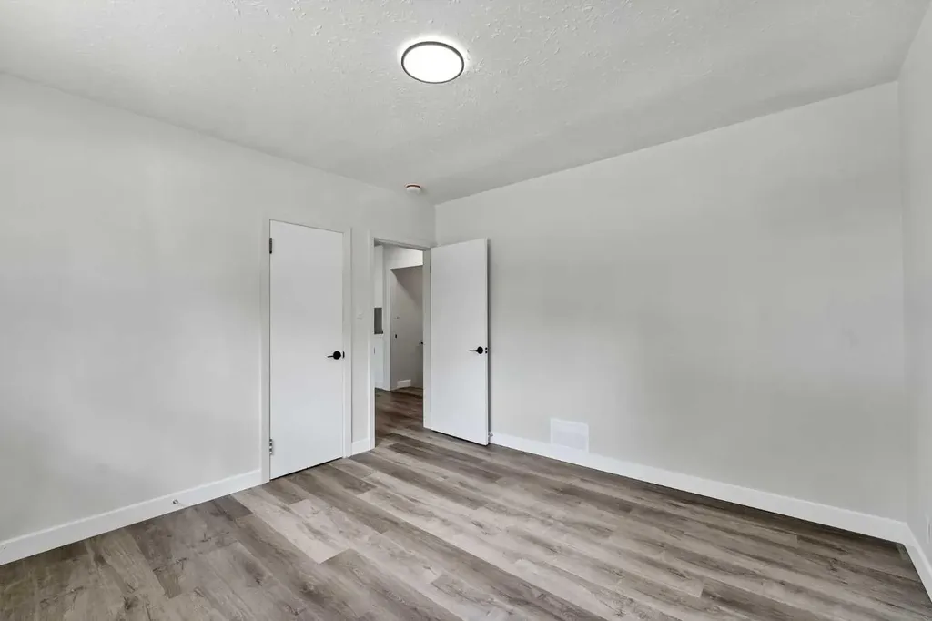 1005 Bullivant Crescent SW Medicine Hat AB T1A 5G7
