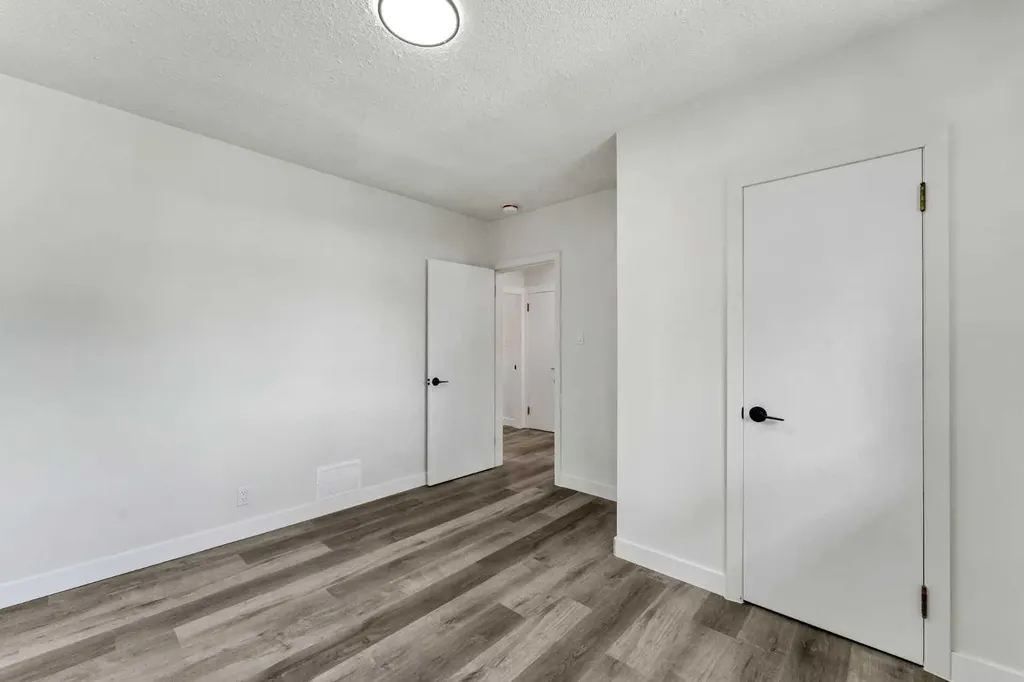 1005 Bullivant Crescent SW Medicine Hat AB T1A 5G7
