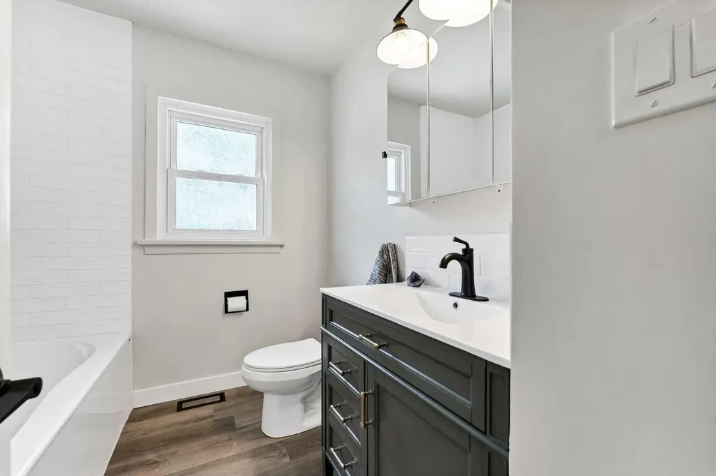 1005 Bullivant Crescent SW Medicine Hat AB T1A 5G7