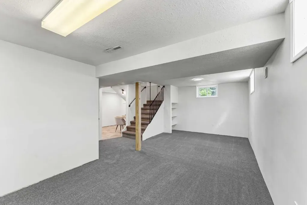 1005 Bullivant Crescent SW Medicine Hat AB T1A 5G7