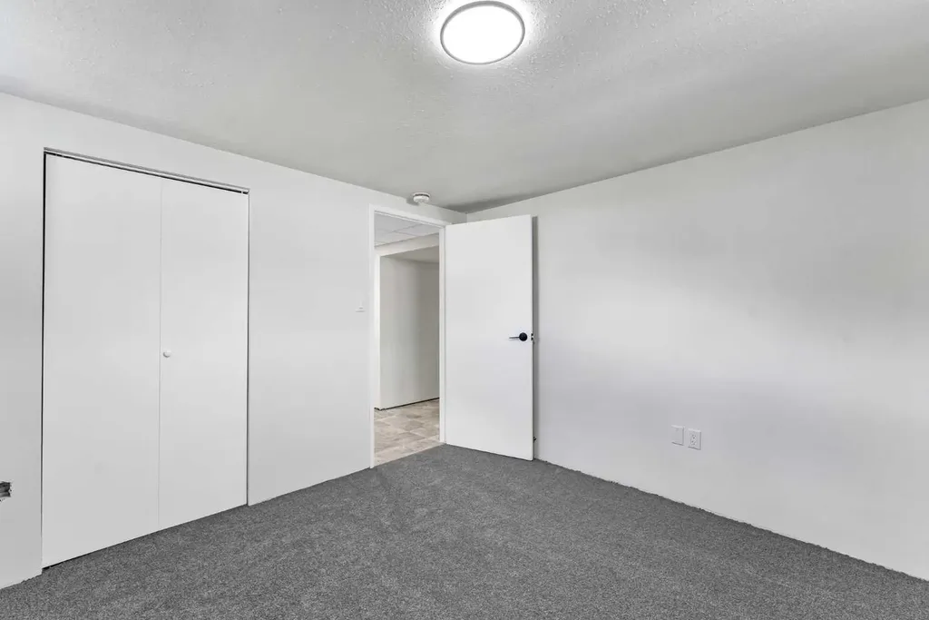 1005 Bullivant Crescent SW Medicine Hat AB T1A 5G7