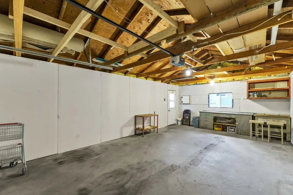1005 Bullivant Crescent SW Medicine Hat AB T1A 5G7