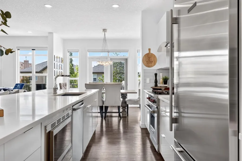 60 Tremblant Terrace SW Calgary AB T3H0B9