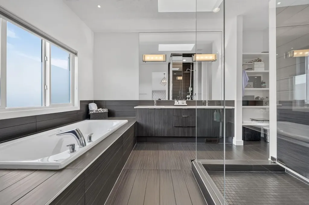 60 Tremblant Terrace SW Calgary AB T3H0B9