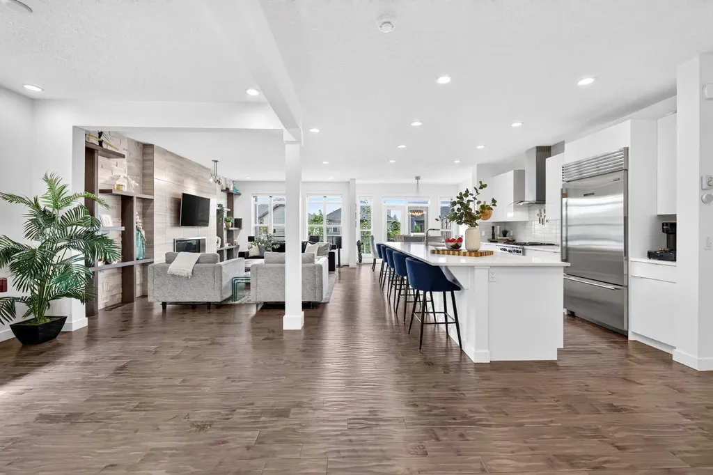 60 Tremblant Terrace SW Calgary AB T3H0B9