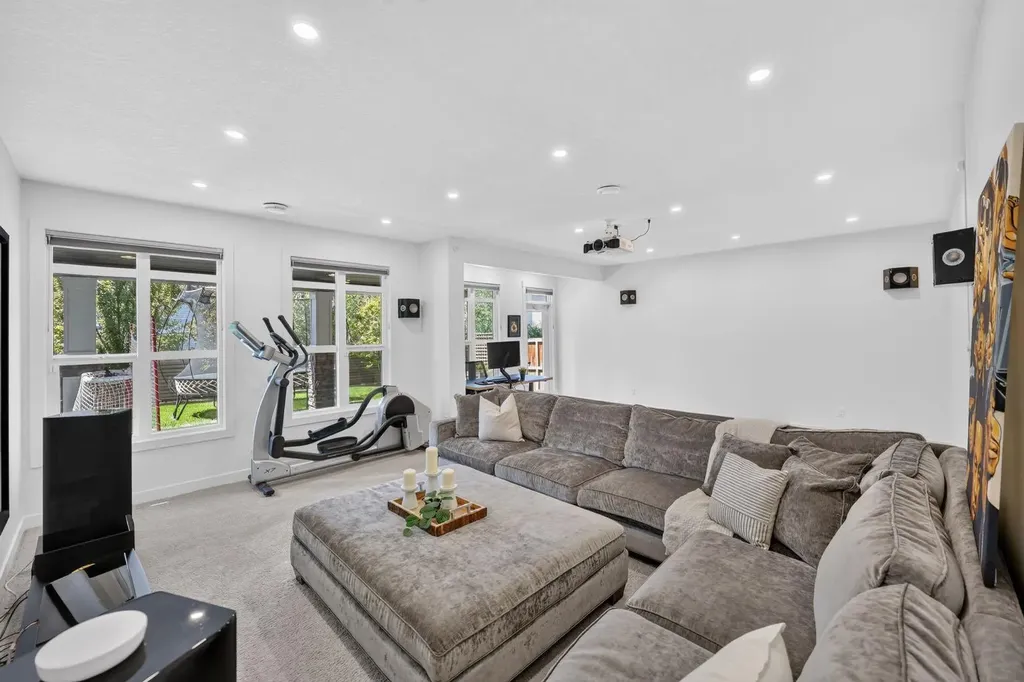 60 Tremblant Terrace SW Calgary AB T3H0B9