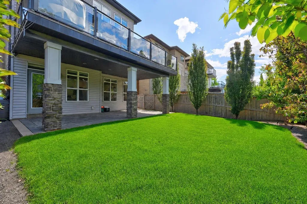 60 Tremblant Terrace SW Calgary AB T3H0B9