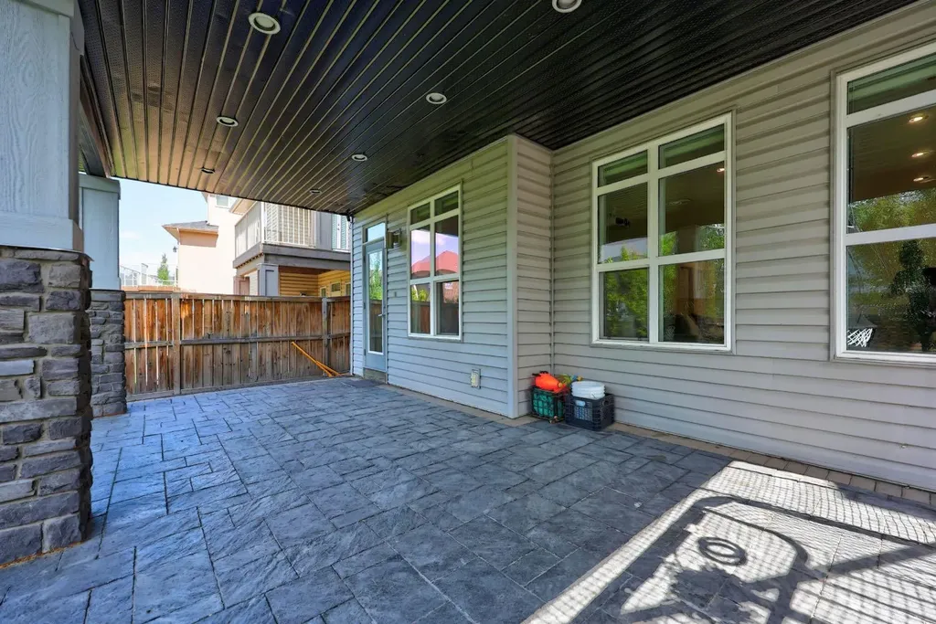 60 Tremblant Terrace SW Calgary AB T3H0B9