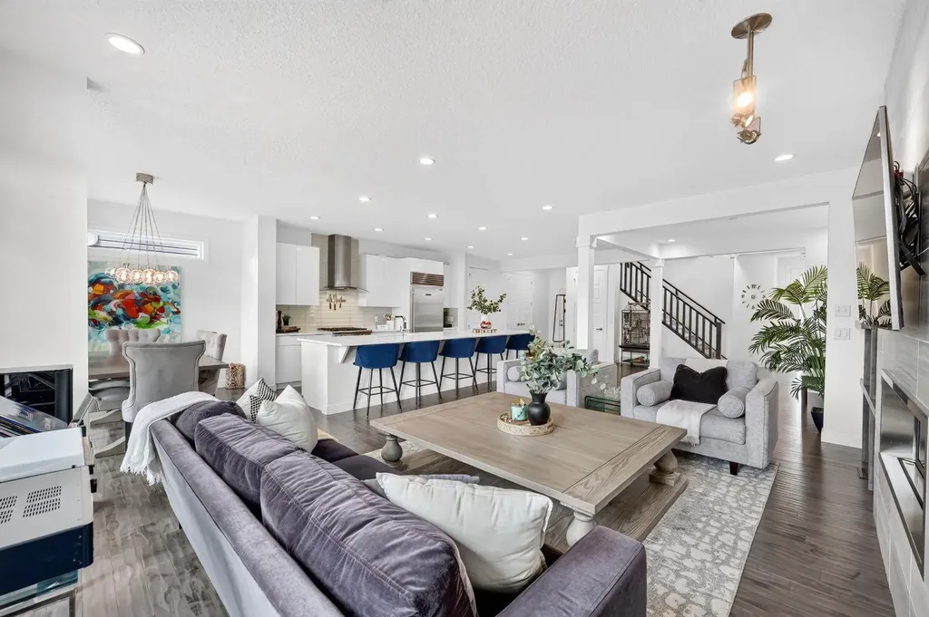 60 Tremblant Terrace SW Calgary AB T3H0B9
