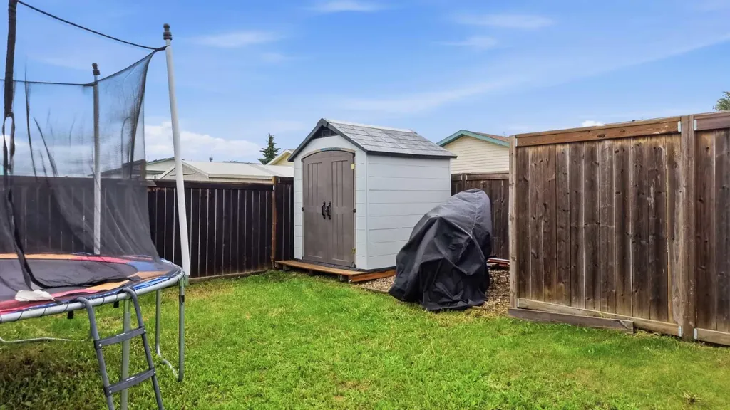 4929 Westbrooke Road Blackfalds AB T4M 0L1