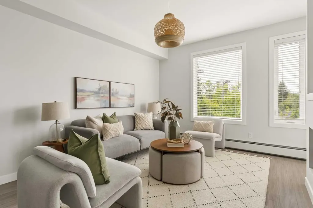 119 19 Street NW Calgary AB T2N 2S7
