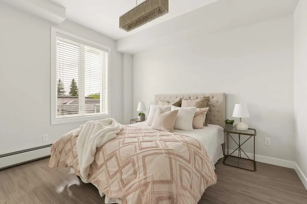 119 19 Street NW Calgary AB T2N 2S7
