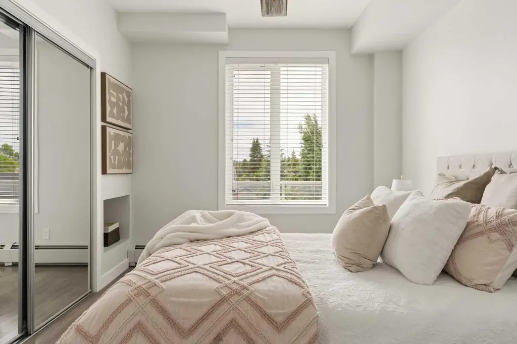 119 19 Street NW Calgary AB T2N 2S7