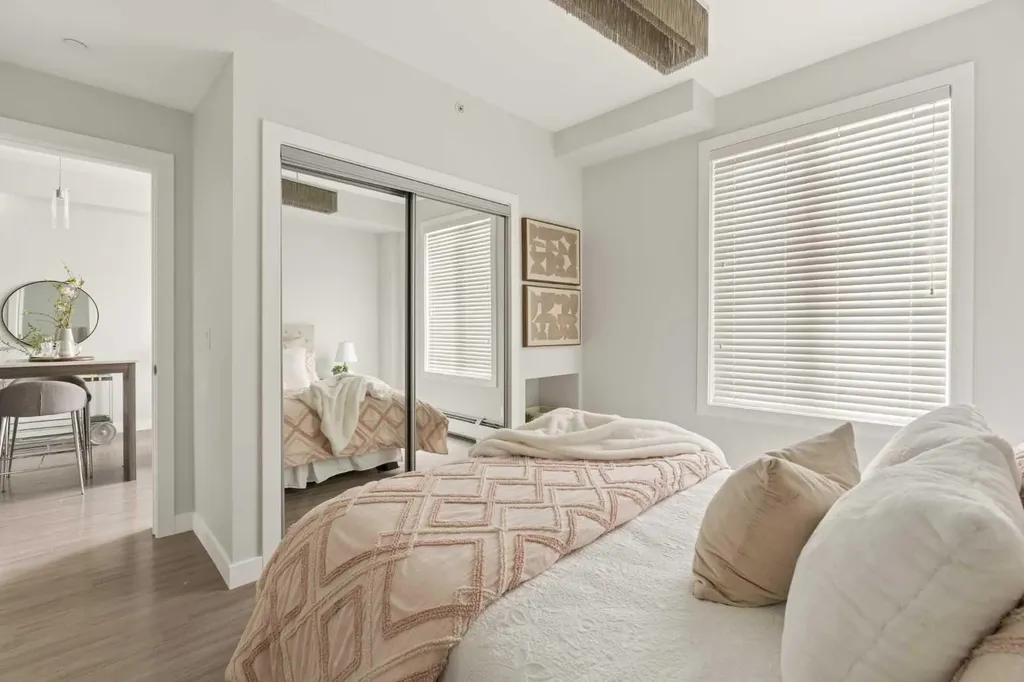 119 19 Street NW Calgary AB T2N 2S7