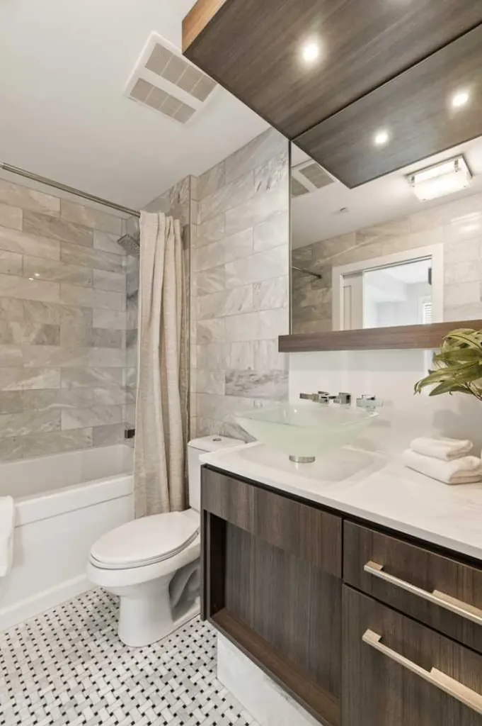 119 19 Street NW Calgary AB T2N 2S7