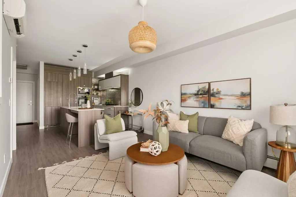 119 19 Street NW Calgary AB T2N 2S7