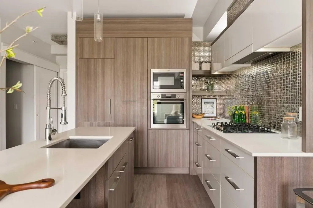 119 19 Street NW Calgary AB T2N 2S7