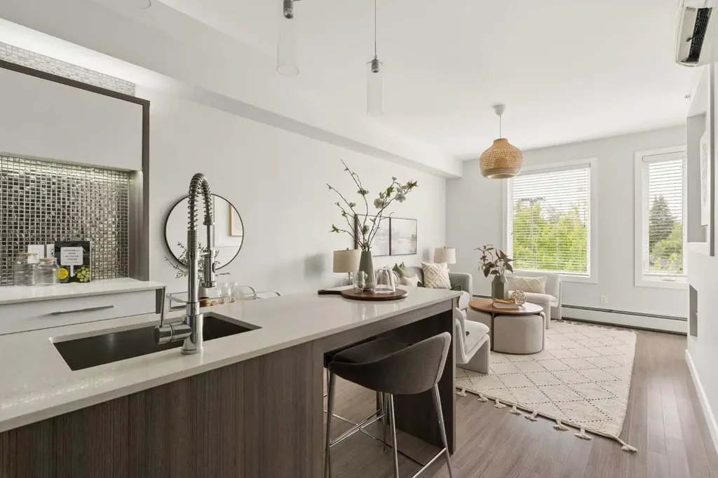 119 19 Street NW Calgary AB T2N 2S7