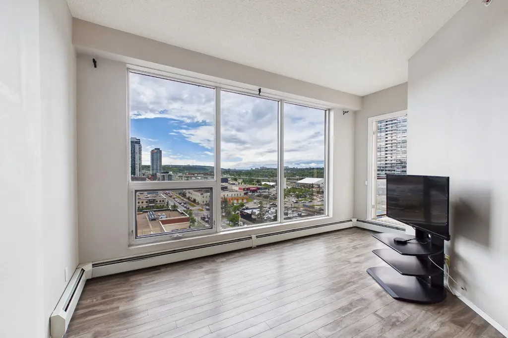 1053 10 Street SW Calgary AB T2R 1S6