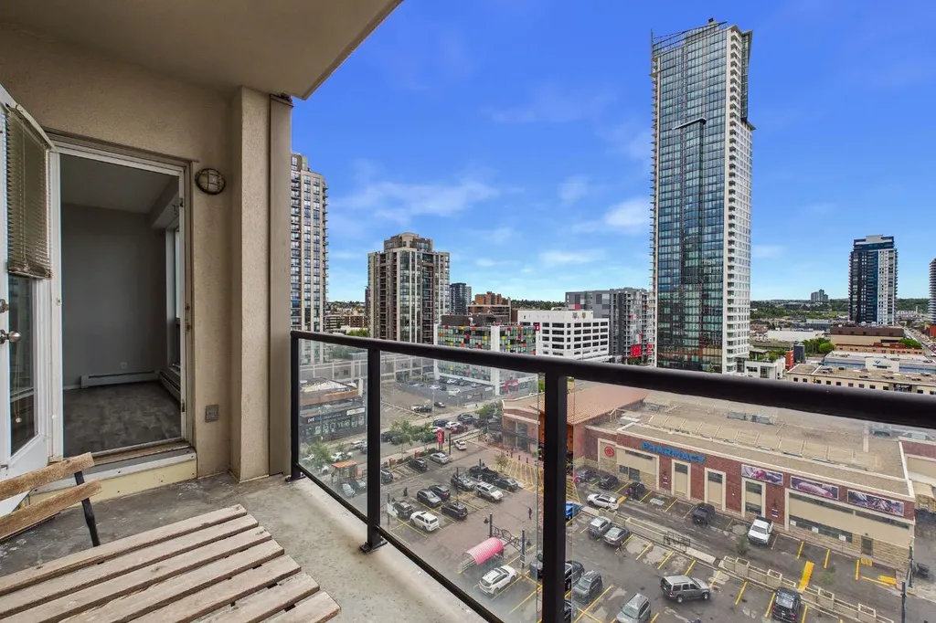 1053 10 Street SW Calgary AB T2R 1S6